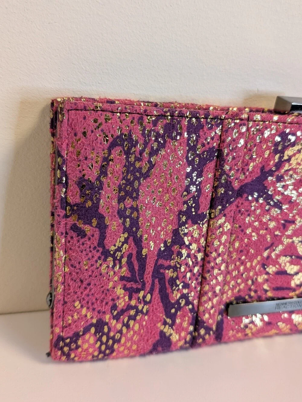 Kenneth Cole Reaction Pink Metallic Snake Print Frame Wallet Clutch 8.5